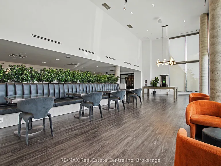 15 Wellington St S #2214 — Photo 29