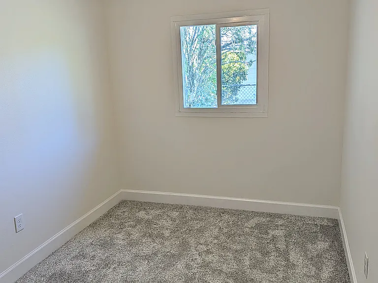 2215 King Richard Rd — Photo 7