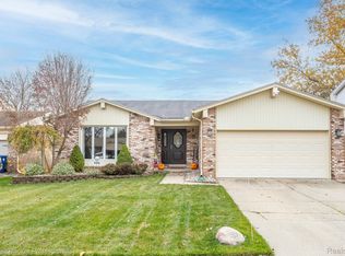 1068 Kings Ct, Canton, MI 48188