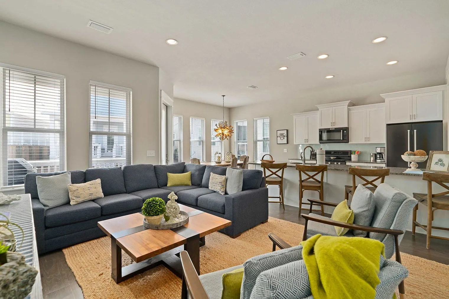 4 bed, 4.0 bath, 2249 sqft, $3,630 — Photo 2