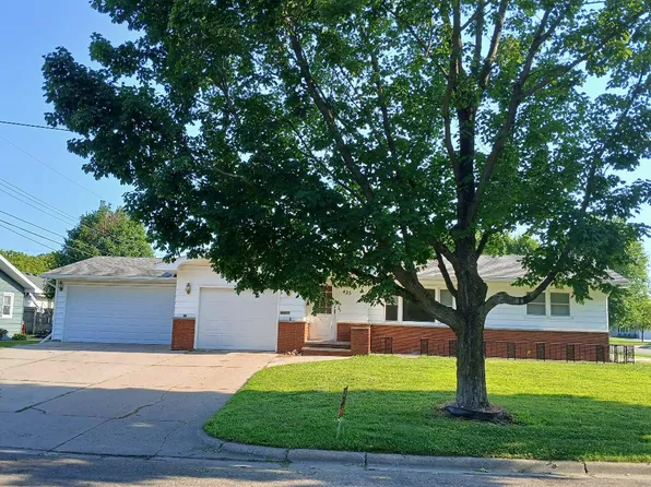 425 12th St SE, Owatonna, MN 55060