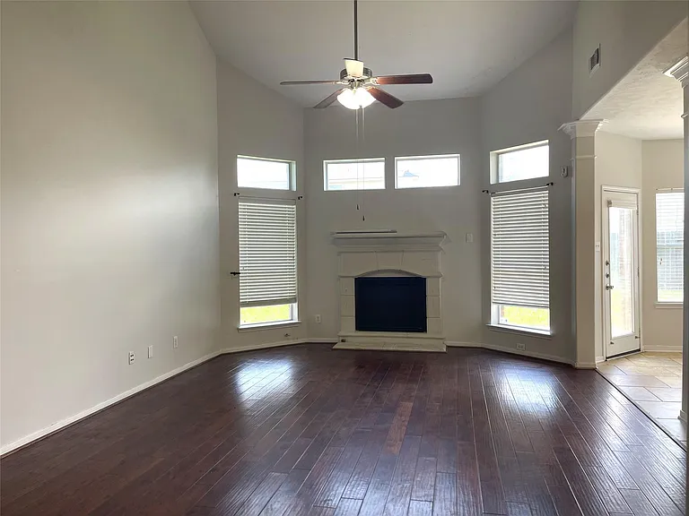 6411 Virginia Fields Dr — Photo 7