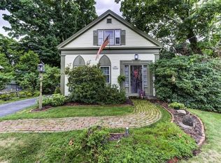 12 Pleasant St, Upton, MA 01568