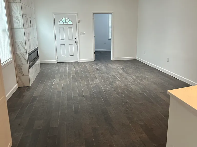 2318 Winthrop Ave — Photo 14