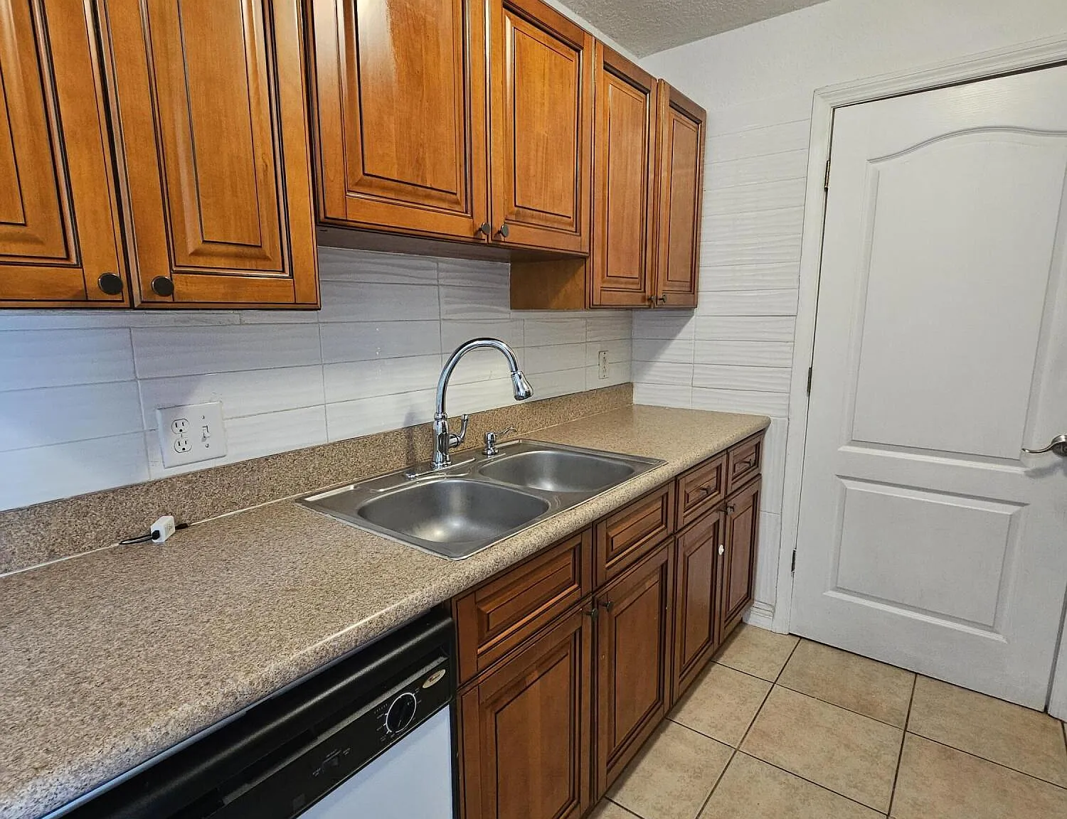2 bed, 2.0 bath, 1069 sqft, $1,500 — Photo 3
