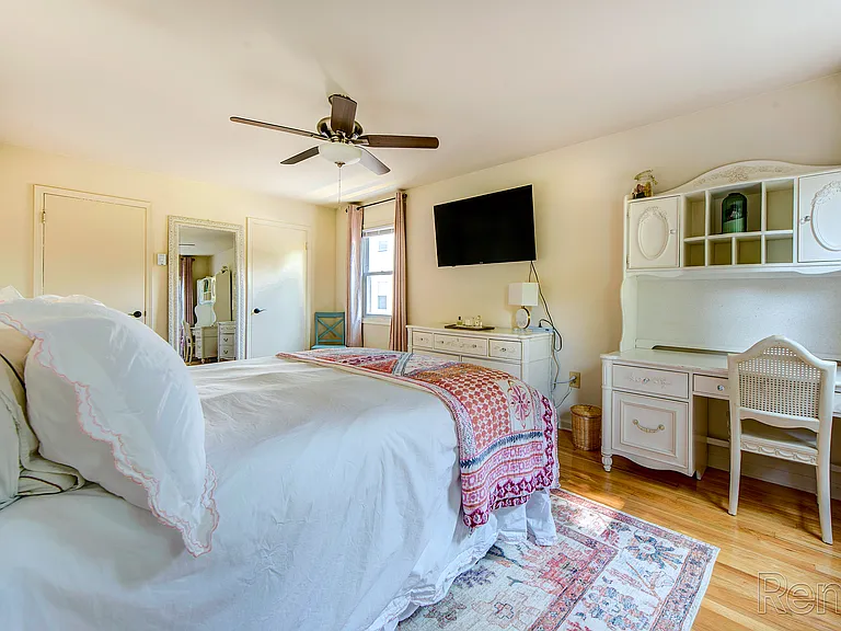 Olde Forge East Apartments & Townhomes — Photo 10