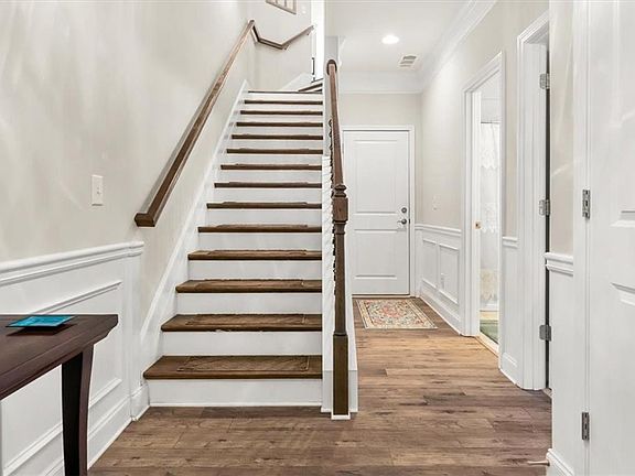 4th image of 1996 Bryant Park Ln