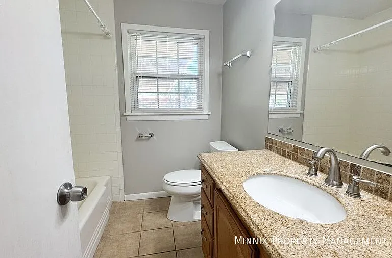 4817 45th St — Photo 27