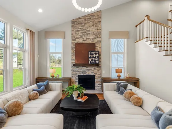10 Germain Way #18, Norton, MA 02766
