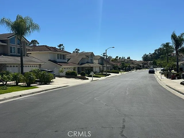 1854 Brooke Ln — Photo 4