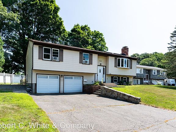3rd image of 212 Evelyn St