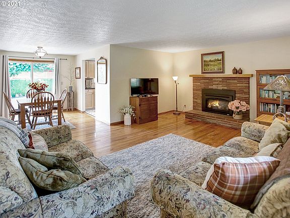 5th image of 14903 SE Arista Dr
