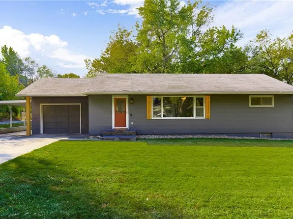 815 Cheyenne St, Leavenworth, KS 66048