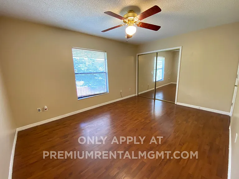 1605 Shady Ridge Ct — Photo 2