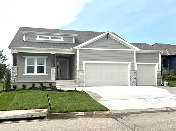 17412 Richards St, Overland Park, KS 66221