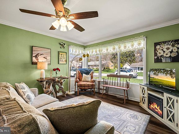 4th image of 504 Winding Way