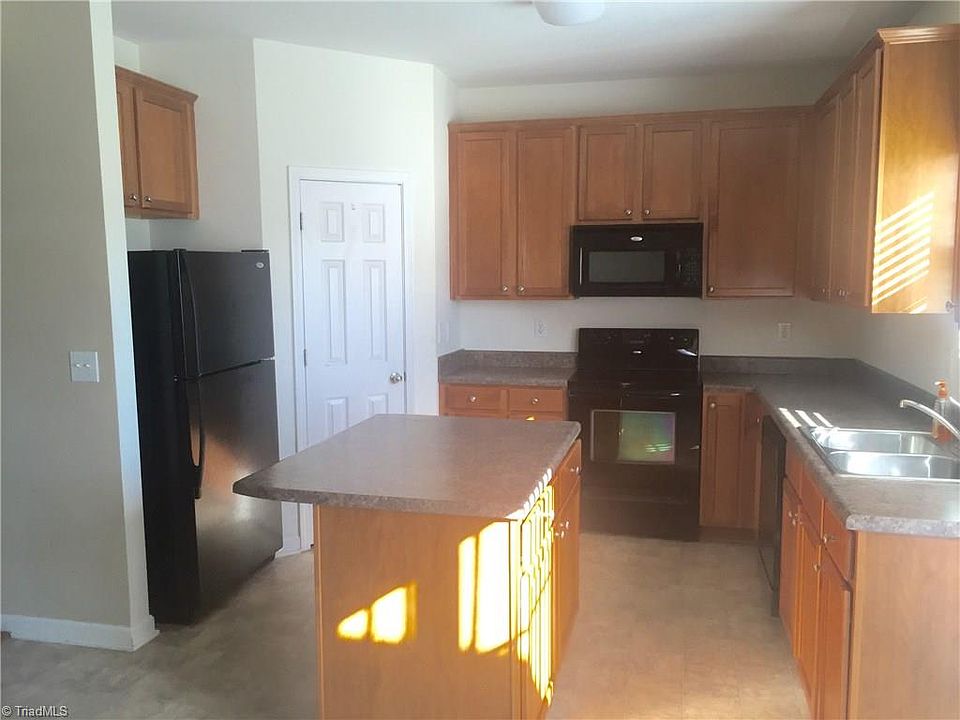 2nd image of 51 Arbor Hill Pl