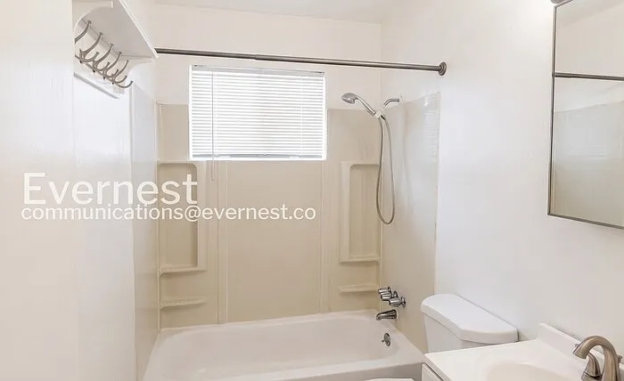 445 N Drew St E — Photo 11
