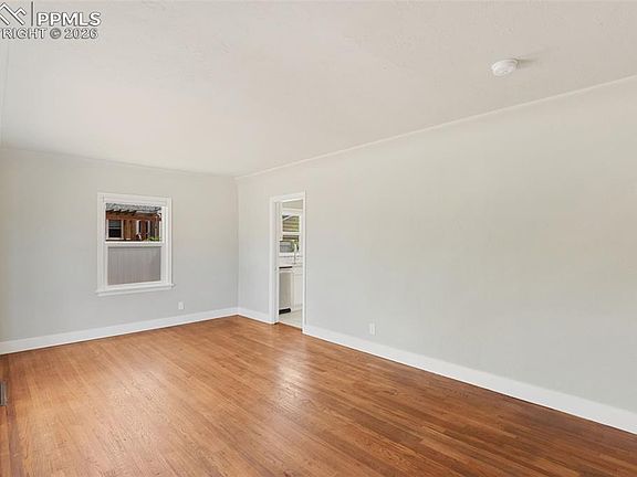 4th image of 1023 E San Miguel St