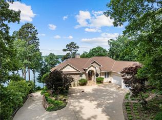 805 Clearlake Point, Seneca, SC 29672