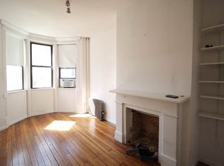 704 Leonard St APT 1L, Brooklyn, NY 11222