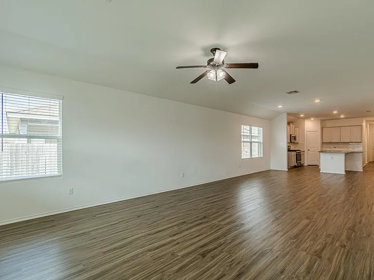 341 Escondido Cir — Photo 10