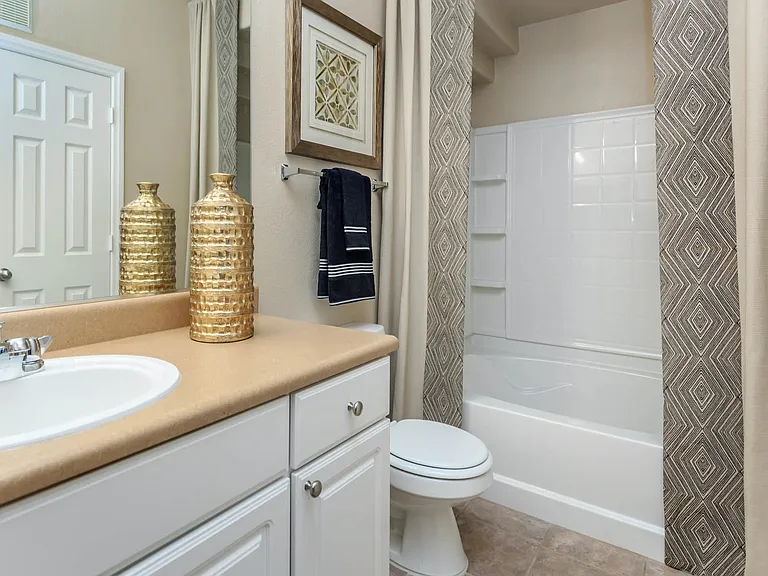 1a1 747 SQFT 1 Bed 1 Bath