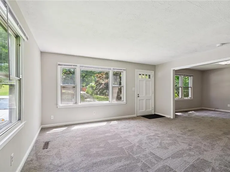 1682 Bridgeport Dr NE — Photo 7