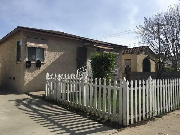 Front House on Duplex for Rent, Burbank
