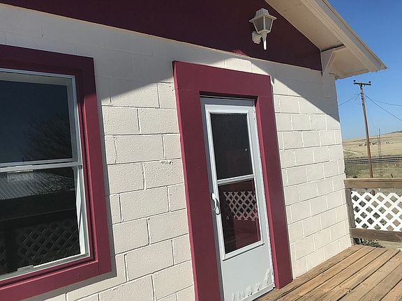 Apartment Entry/Porch