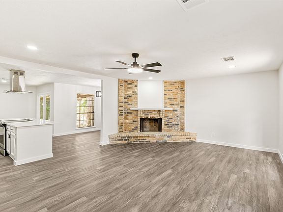 3rd image of 7616 Woodfield Rd