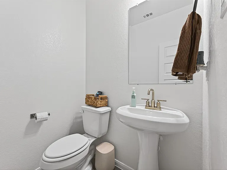 32226 Cedar Crest Dr — Photo 10