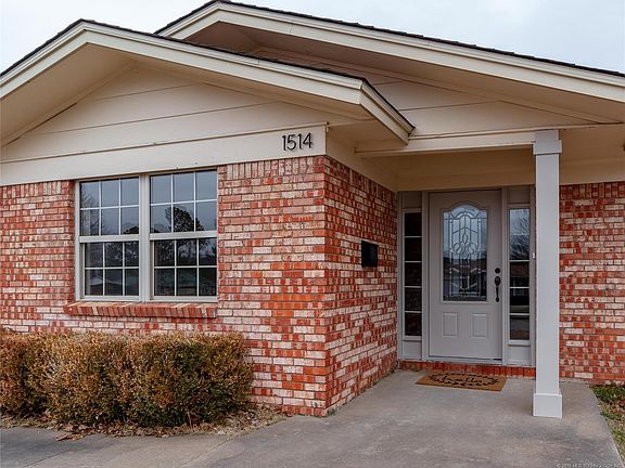2nd image of 1514 Red Bud Ln