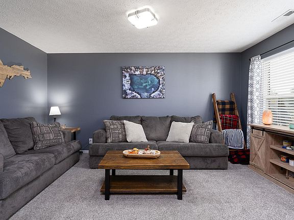 5th image of 297 Bluegrass Dr