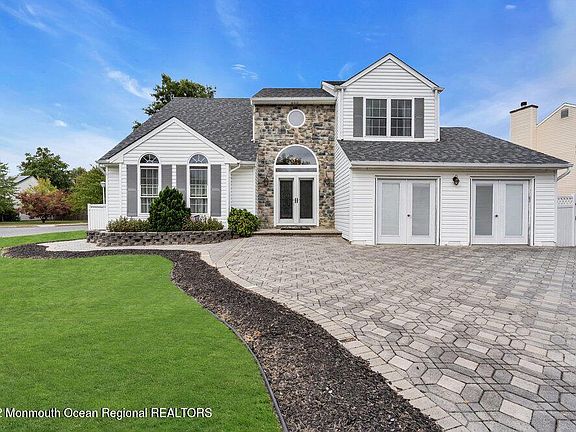 2nd image of 137 Canis Dr