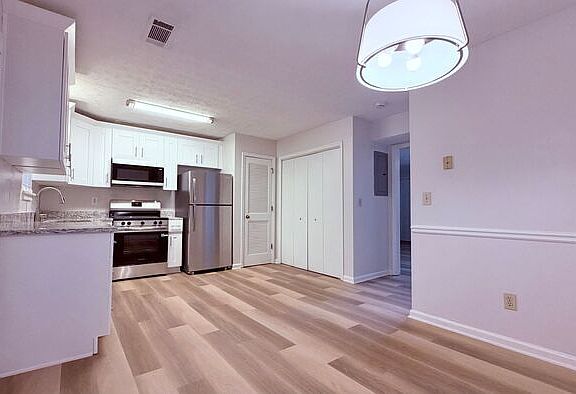 4th image of 2681 Parkside Way #2687
