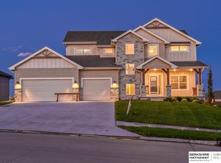 12353 Remington Cir, Papillion, NE 68128
