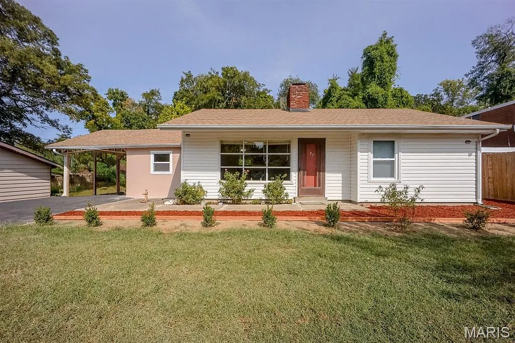 127 Superior Dr photo 1