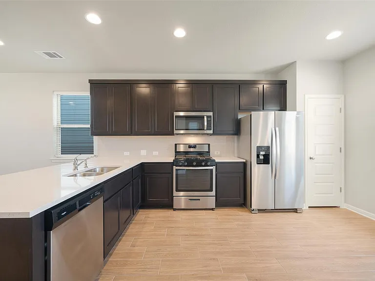 2045 Arendale Dr — Photo 6