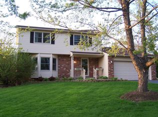 26 Tree Top Ln, West Henrietta, NY 14586