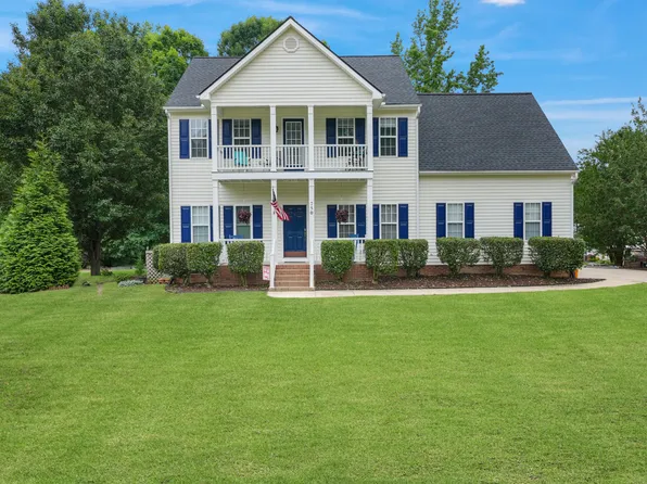 750 Raymond Dr, Clayton, NC 27527