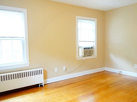 2nd image of 8408 Greenwood Ave APT 2