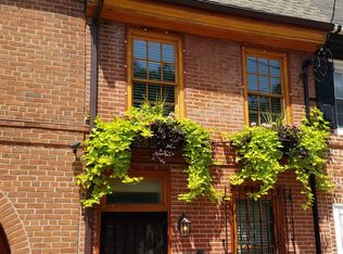 724 S Front St, Philadelphia, PA 19147