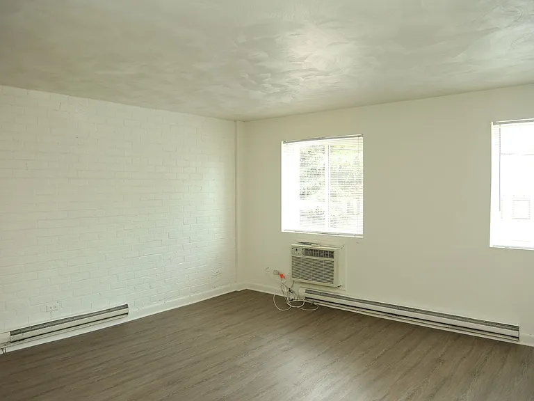 1500 Grady Ave — Photo 14