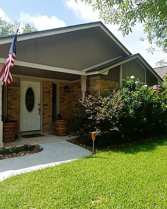 1st image of 205 Silverbell Cir