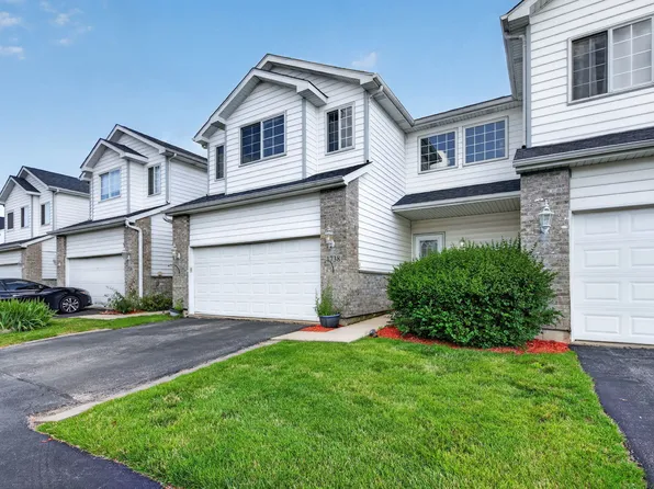 1738 Waters Edge Dr Unit 1738, Minooka, IL 60447