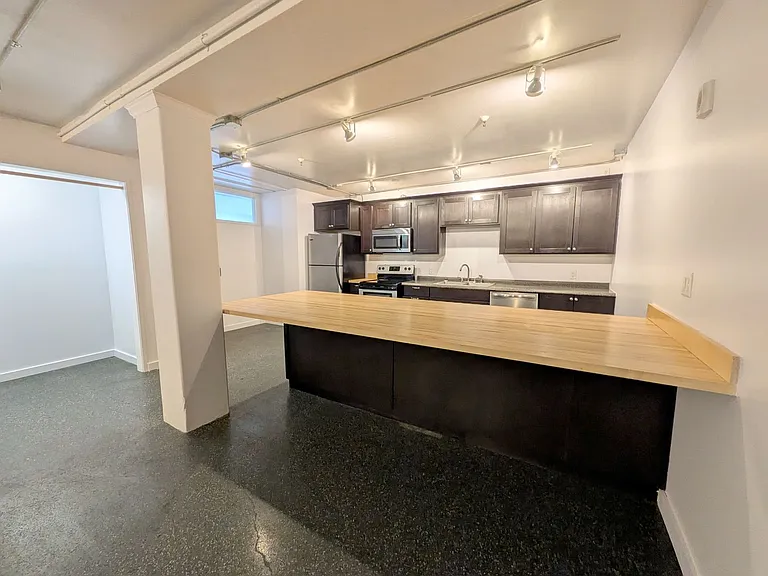 155 Liberty St NE — Photo 30