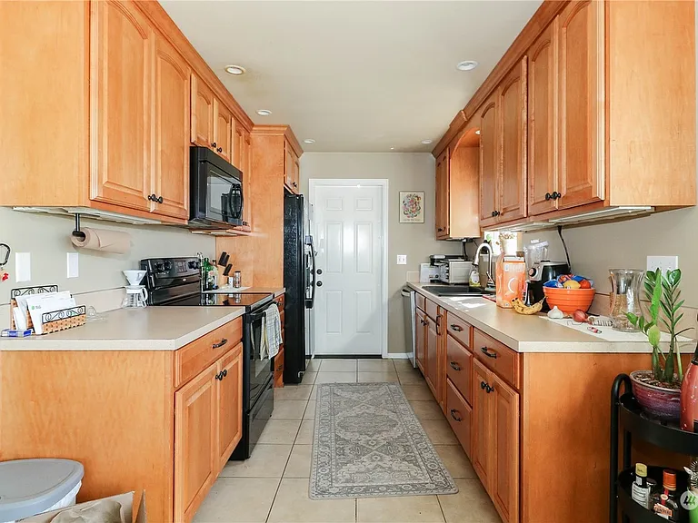 409 NW Market St #409 — Photo 2
