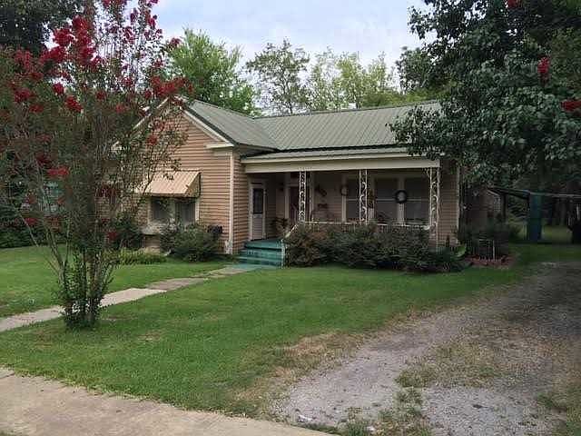 1st image of 402 W Bontemps St