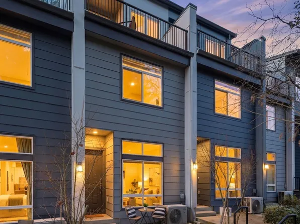 8321 NE 176th Court #104, Kenmore, WA 98028